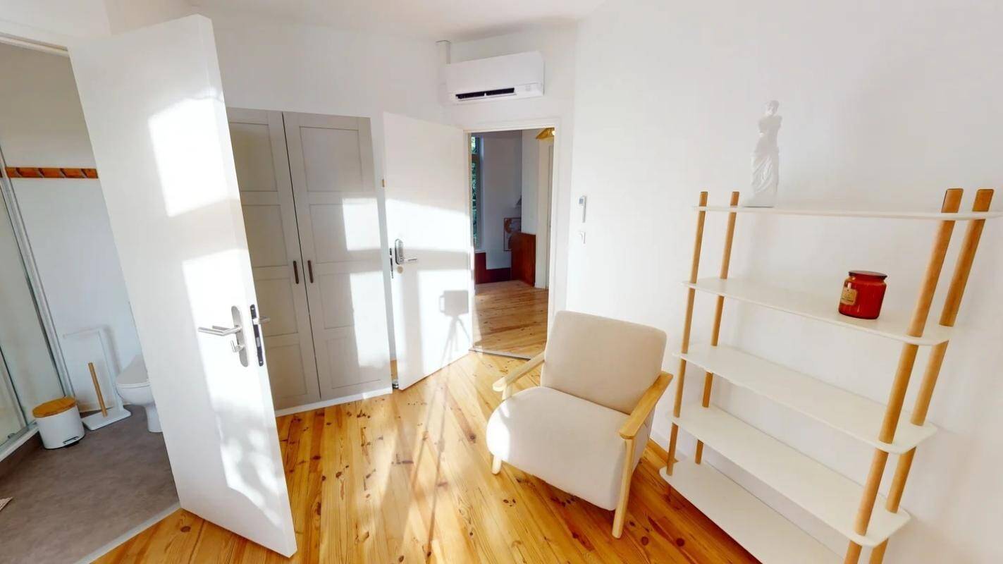 Room 1