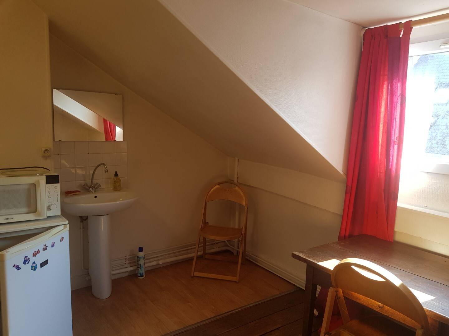 Room 8